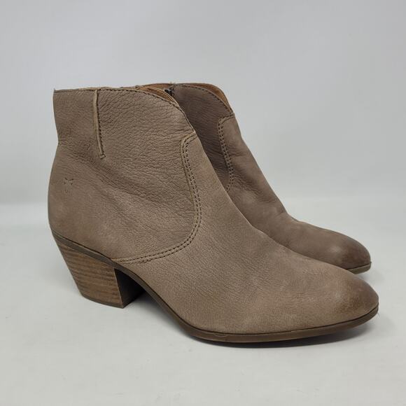 Frye Boots 9.5M Gray Nubuck Leather Booties Jennifer Ankle Western Boho 3471731 - Picture 1 of 10